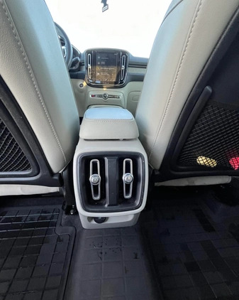 Volvo XC 40 cena 129999 przebieg: 60000, rok produkcji 2022 z Drobin małe 232